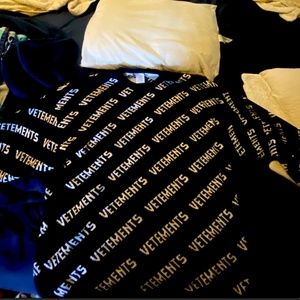 Vetements Logo Sweater